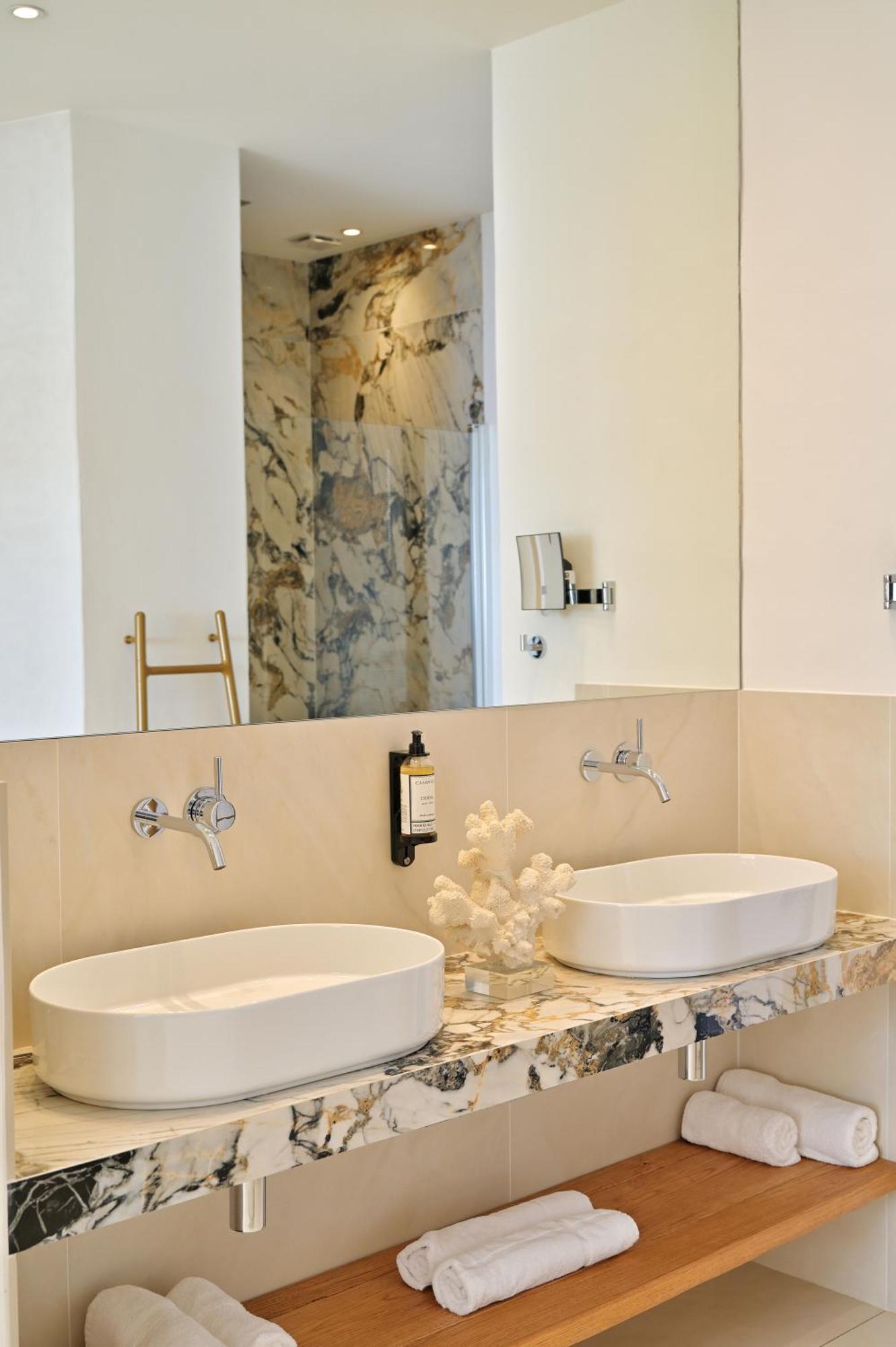Hotel Cala Di Greco Бонифачо Экстерьер фото